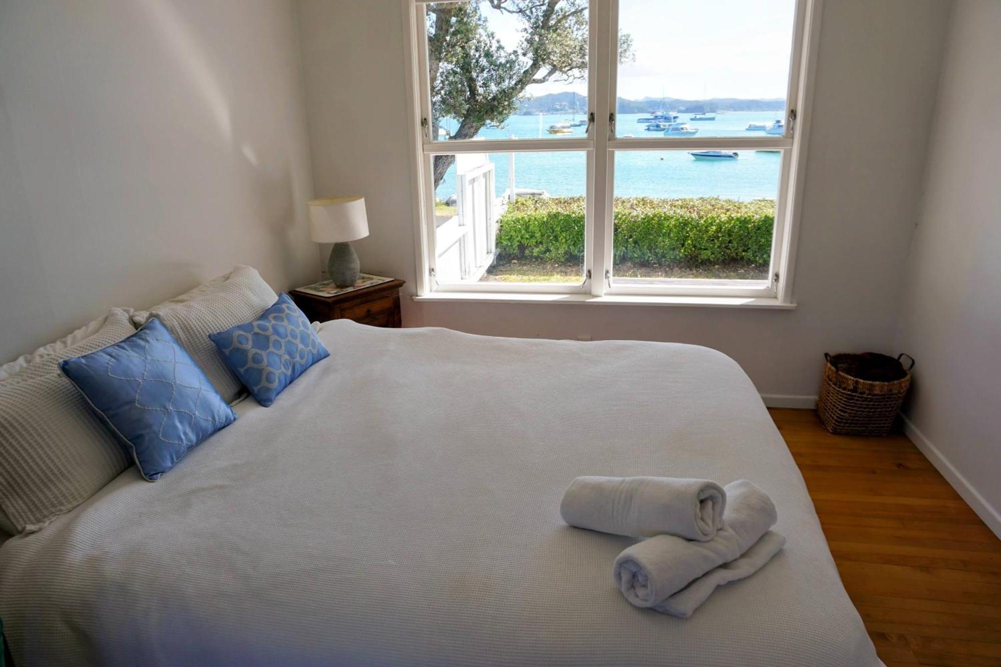 Last On The Strand, Russell - The Boathouse Экстерьер фото