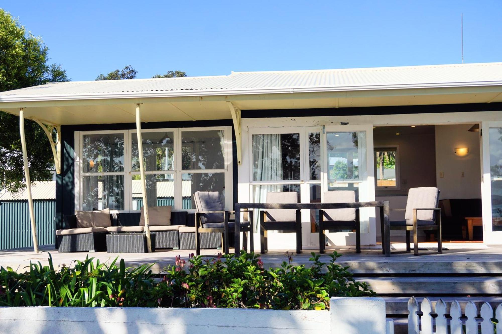 Last On The Strand, Russell - The Boathouse Экстерьер фото